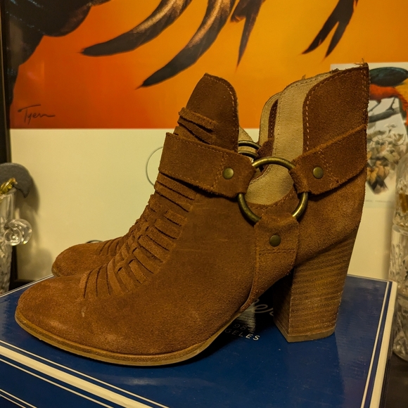Seychelles - Size 8 - Suede Booties - Cognac - Picture 2 of 5